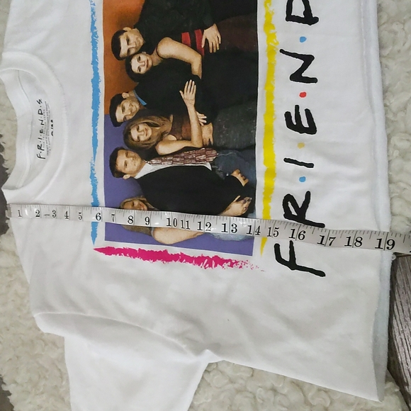 FOREVER 21 Friends TV Show Graphic Tee ~ NWOT - Picture 7 of 7